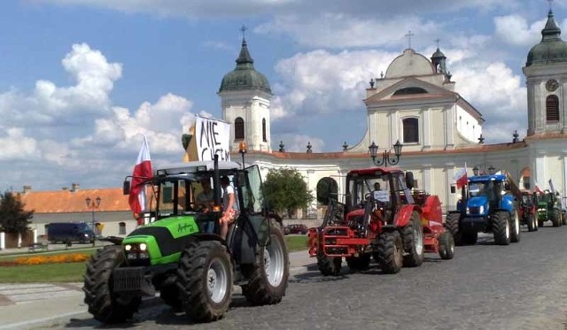 Protestujący rolnicy na ulicach Tykocina.