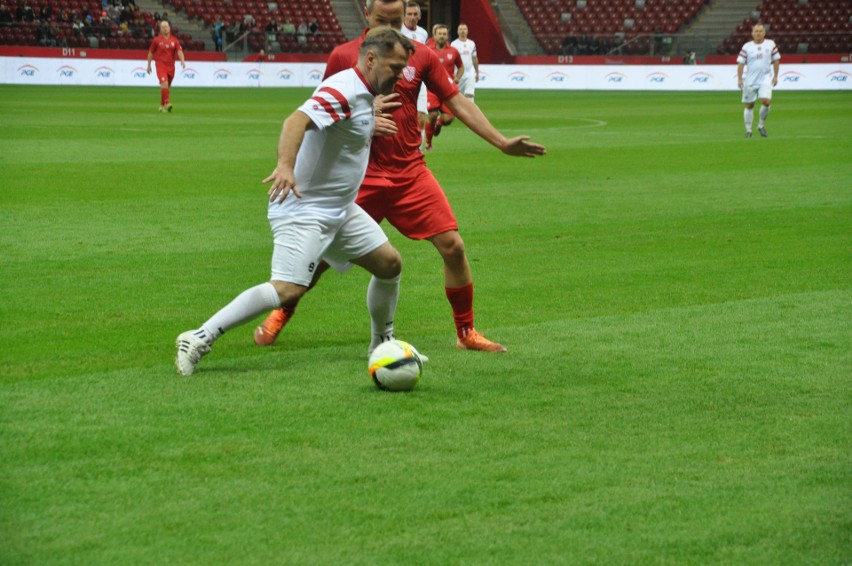 Jacek Kacprzak z Białobrzegów wystąpił w meczu Olimpijczyków i Przyjaciół podczas Święta Piłki Nożnej na PGE Narodowym. Zobacz zdjęcia
