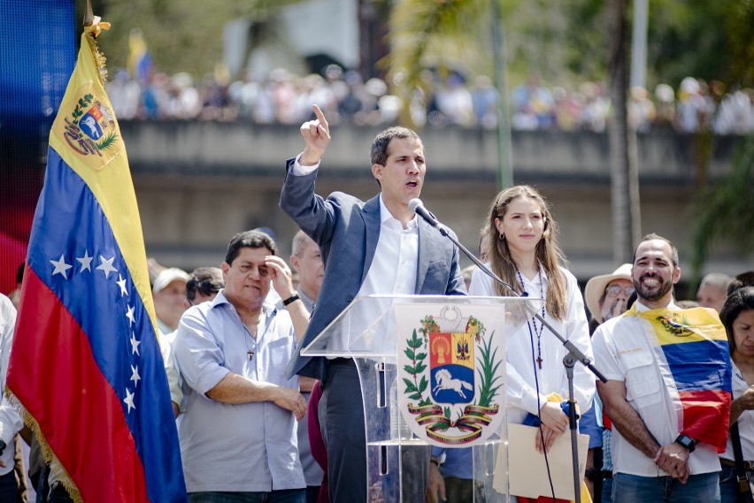 Przewrót w Wenezueli. Dziesiątki tysięcy zwolenników Juana Guaido wyszło na ulice Caracas