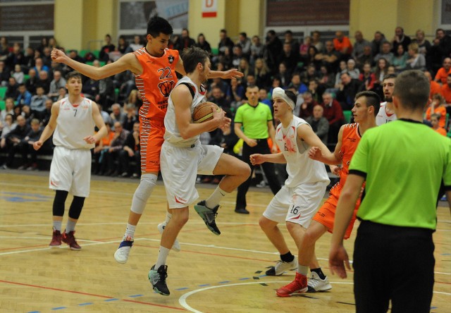 Hensfort Przemyśl - KS Cracovia 1906 Szkoła Gortata Kraków 79:65.