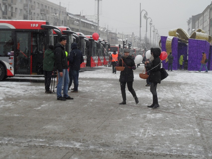 Wielki pokaz autobusów hybrydowych w Częstochowie ZDJĘCIA