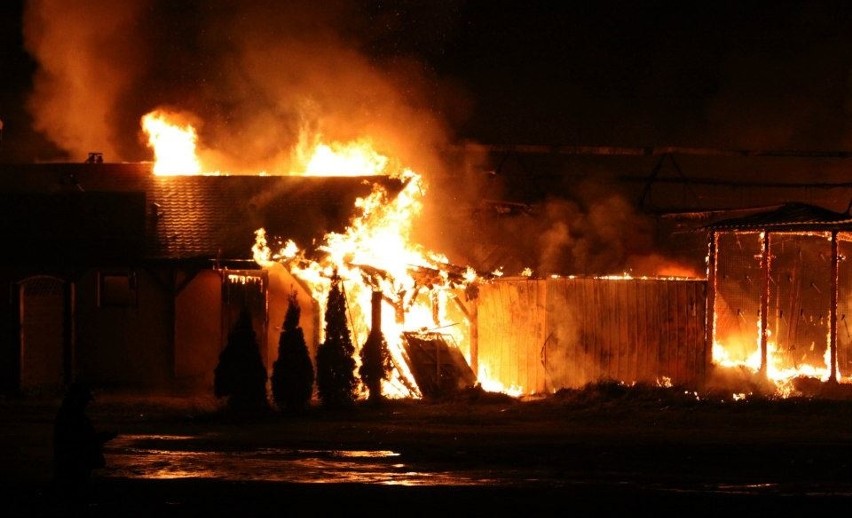 Pożar rynku handlowego w Osinowie Dolnym