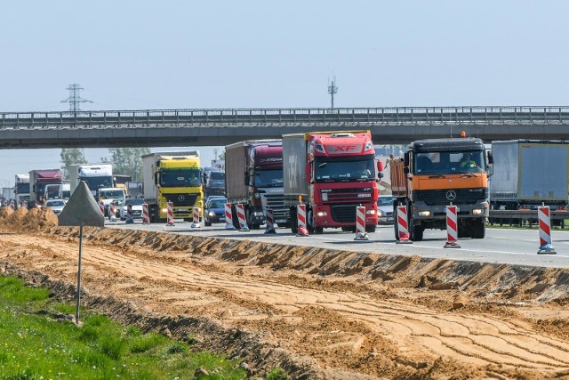 Pogoda na razie sprzyja wykonawcy, a prace posuwają się do przodu w dobrym tempie