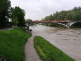 Powiat oświęcimski. Stany alarmowe na Sole i Wiśle. Woda w rzekach powoli opada, ale i tak jej poziom jest bardzo wysoki [ZDJĘCIA]