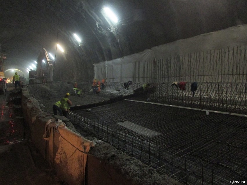 Budowa zakopianki: Jeszcze w tym miesiącu nastąpi przebicie drugiego tunelu [ZDJĘCIA]