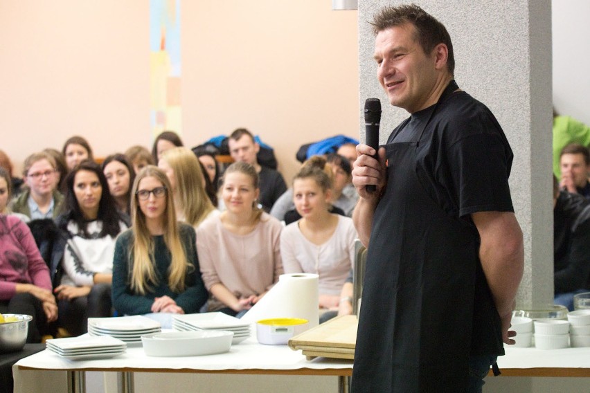 Uczestnicy Master Chefa uczyli gotować w szkole (wideo, zdjęcia) 