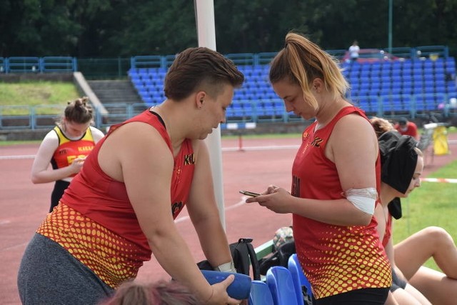 Katarzyna Furmanek i Marika Kaczmarek z dobrej strony pokazały się na zawodach w Łodzi.