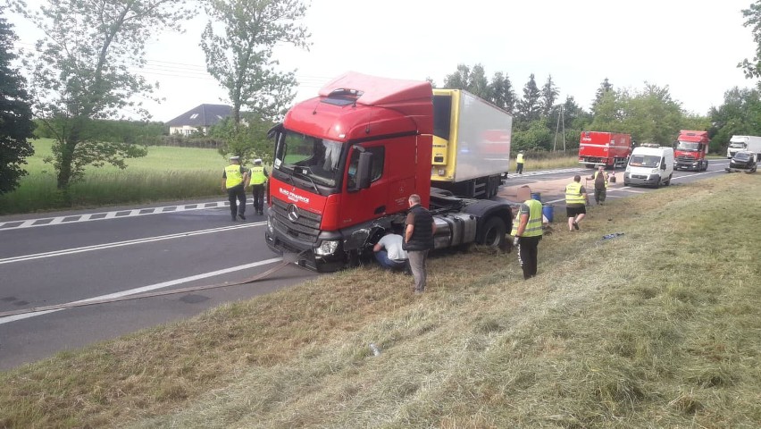 Wypadek w Biesiekierzu. Zderzenie auta osobowego z...