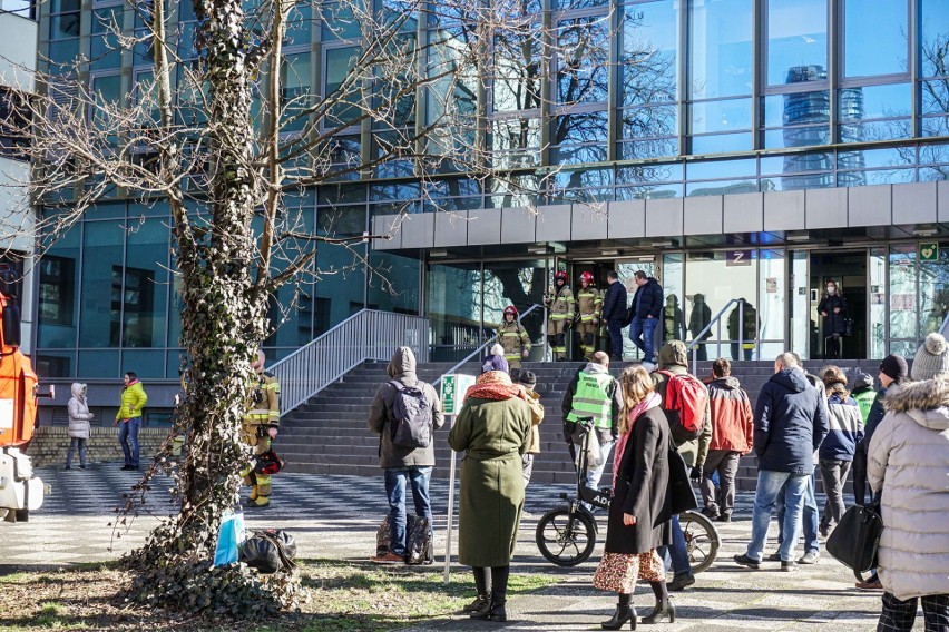 Akcja straży pożarnej na Uniwersytecie Ekonomicznym we...