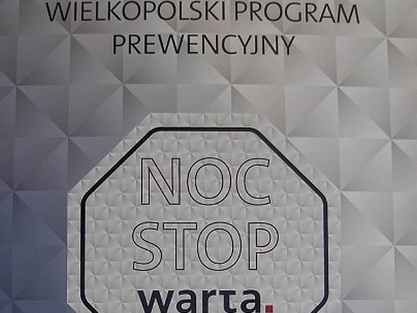 Policjanci z Międzychodu zachęcają mieszkańców powiatu do udziału w akcji "Noc Stop&#8221;, która skierowana jest przeciw złodziejom samochodów. Chętni mogą oznakować swoje pojazdy specjalnymi naklejkami,