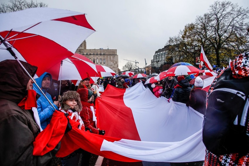 Czy 12 listopada sklepy będą otwarte czy zamknięte? Pomysł...