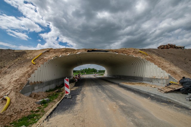 Przegląd największych inwestycji drogowych w Świętokrzyskiem, których realizacja planowana jest na 2020 rok.Zobacz na kolejnych slajdach>>>