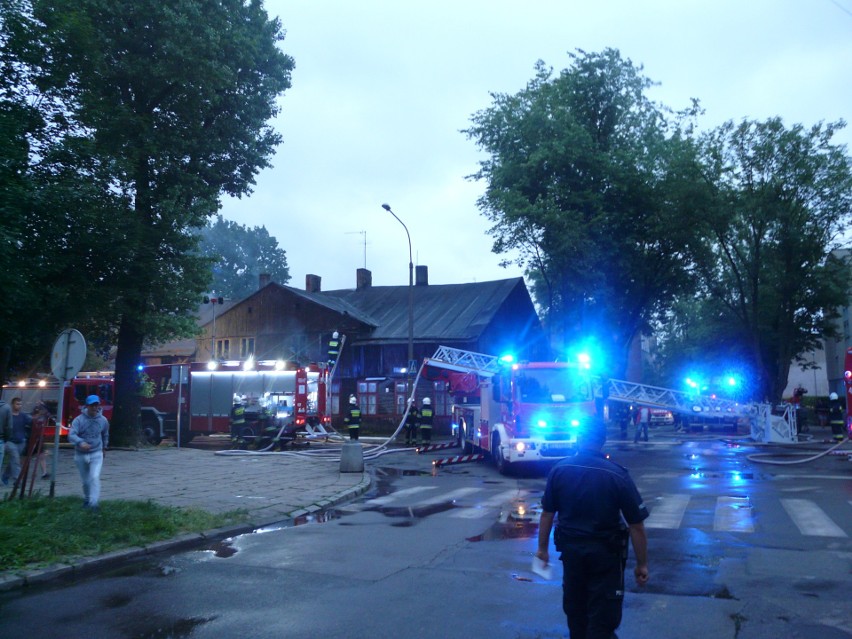 Duży pożar w centrum Pabianic [FILMY, zdjęcia]