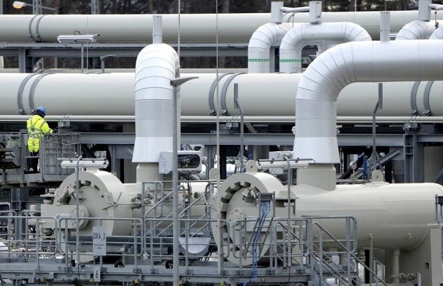 Gazprom ogłosił, że zmniejsza o 40 proc. dostawy gazu do Niemiec bałtyckim rurociągiem Nord Stream 1