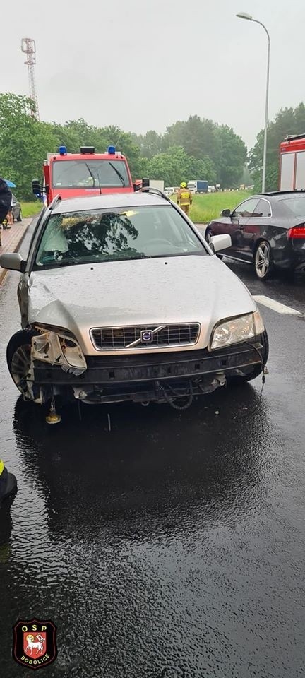 Wypadek na drodze krajowej nr 11 w miejscowości Przydargiń. Dwie osoby poszkodowane