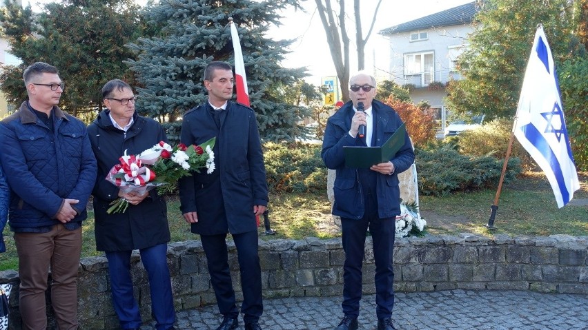 Pamięci Żydów, mieszkańców Wąchocka. Uroczystości na Rynku upamiętniające wydarzenia sprzed 80 lat