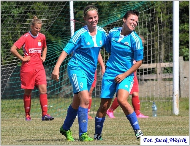 Piłka nożna > I liga kobiet: Victoria SP2 Sianów - Stilon Gorzów 2:0 (2:0) [zdjęcia]