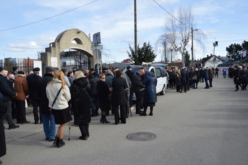 Tłumy uczestniczyły w pogrzebie Anny Grygiel-Huryn na...
