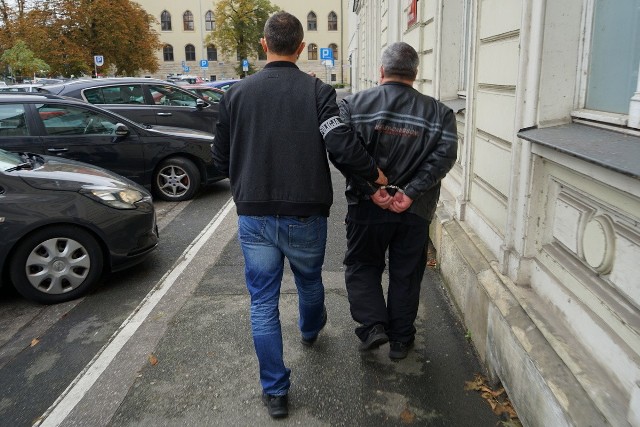 60-latek z Bydgoszczy najbliższe 3 miesiące spędzi w areszcie. Teraz grozi mu 8 lat pozbawienia wolności