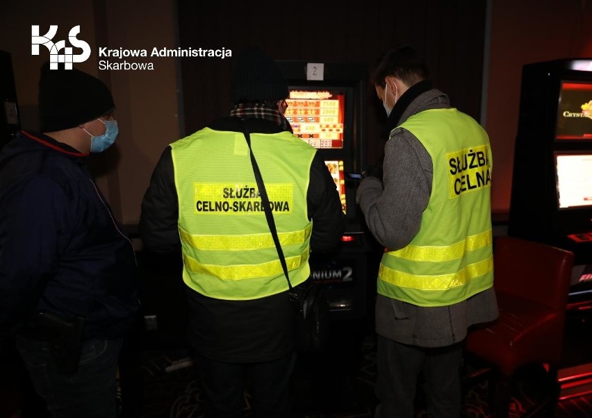 Zamknięto nielegalny lokal z grami hazardowymi w centrum Szczecina. WIDEO, ZDJĘCIA