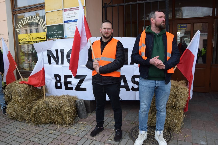 Rolnicy odwiedzili biura posłów Jarosława Zielińskiego oraz...