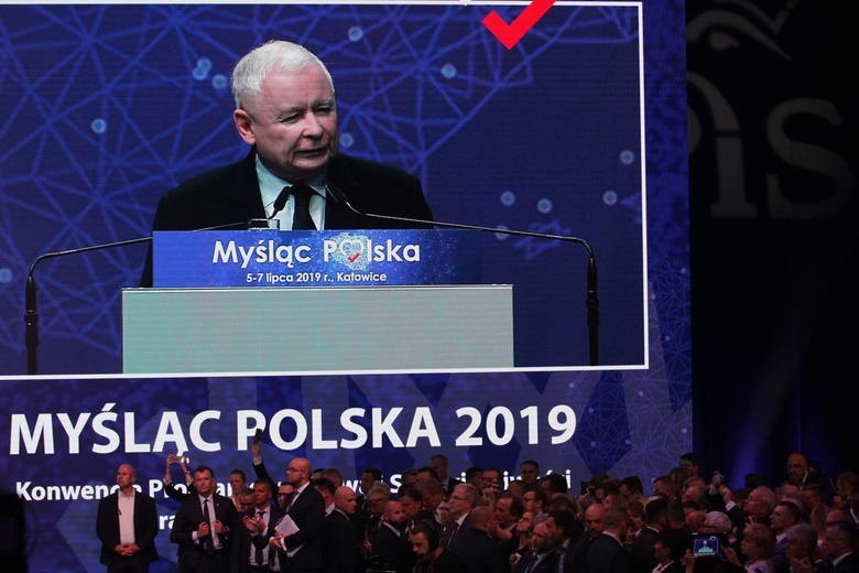 Konwencja programowa PiS w Katowicach. Jarosław Kaczyński: Nie opieramy polityki na negatywnych emocjach jak opozycja