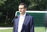 Premier Mateusz Morawiecki dotrzymał słowa: młodzież ma boisko w Tychach