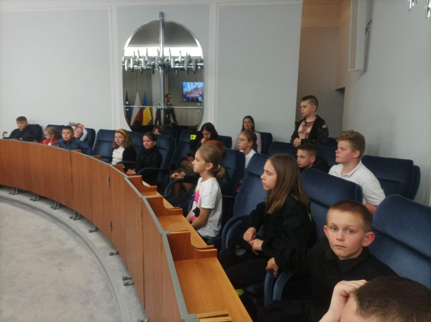 Młodzież z gminy Odrzywół zwiedziła Sejm, Senat, a także siedzibę Państwowej Straży Pożarnej w Grójcu