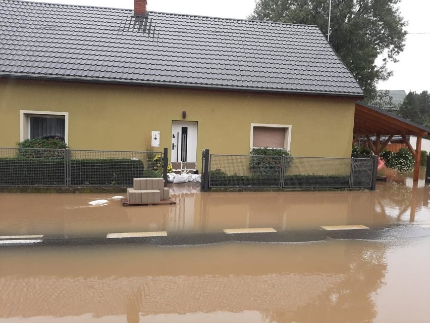 Tak wygląda walka strażaków z powodzią na Opolszczyźnie.