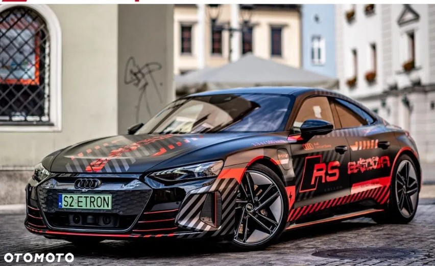 Audi E-Tron...