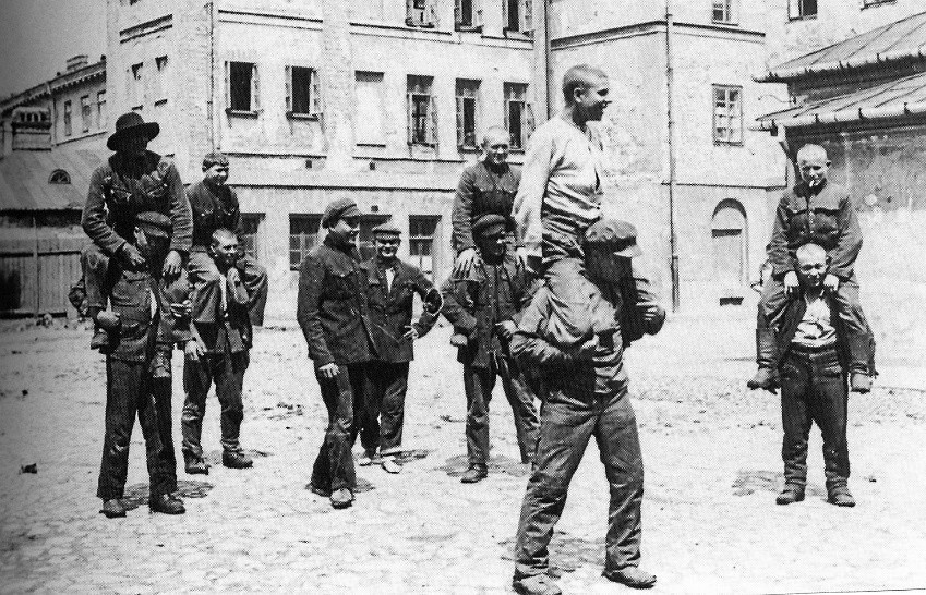 Jeńcy bolszewiccy wzięci do niewoli przez Wojsko Polskie w...
