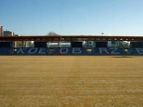 Ruszyła budowa tymczasowego przystanku kolejowego przy kołobrzeskim stadionie. Być może pozostanie na stałe.