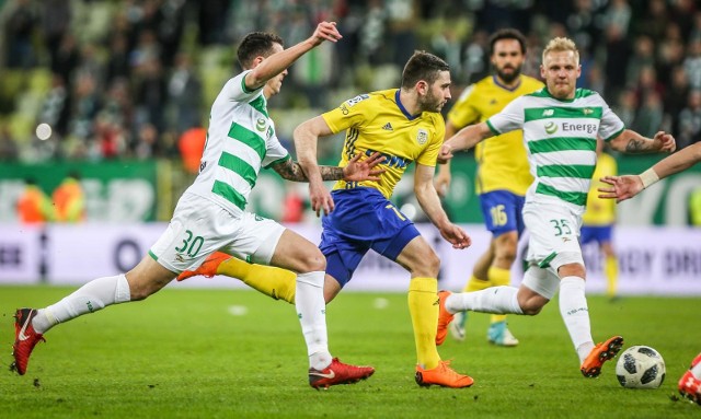 Lechia Gdańsk już w sobotę zagra z Arką Gdynia w piłkarskich derbach Trójmiasta w spotkaniu Lotto Ekstraklasy. Kto może być bohaterem meczu? Wybraliśmy po trzech piłkarzy z obu zespołów.