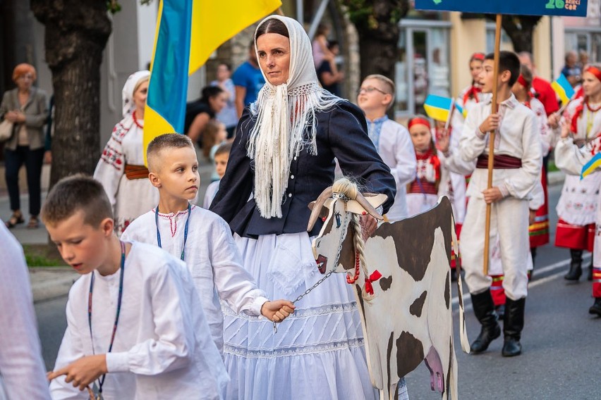 Nowy Sącz: Barwny korowód małych górali z całego świata 