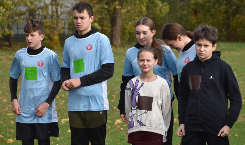 Bieg Niepodległości 2023 w Chełmku dla uczniów szkół podstawowych