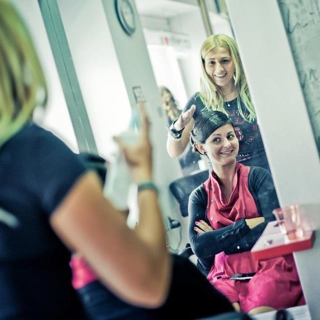 Studio Fryzur Marta Wieczorek z Ostrowca Świętokrzyskiego &#8211; to najlepszy salon fryzjerski 2013 roku.