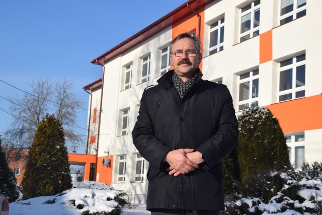 Dyrektor Świętokrzyskiego Ośrodka Doradztwa Rolniczego w Modliszewicach Jarosław Mostowski jest zadowolony z efektów kilkumiesięcznego remonntu biurowca