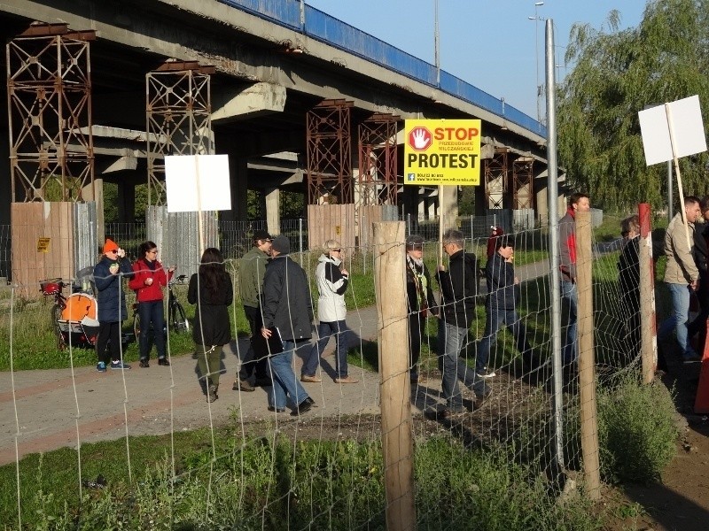 Mieszkańcy zablokowali wjazd na budowę CH Posnania