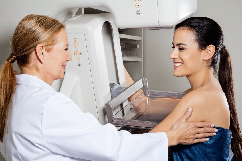 Gdzie się leczyć 2023? Zrób bezpłatną mammografię w programie NFZ. Może uratować życie!