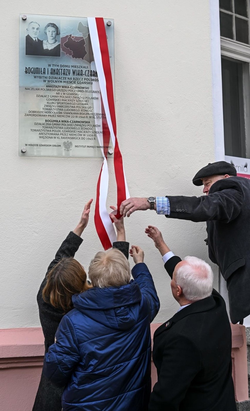 W Gdańsku na ulicy Wajdeloty odsłonięta została tablica...