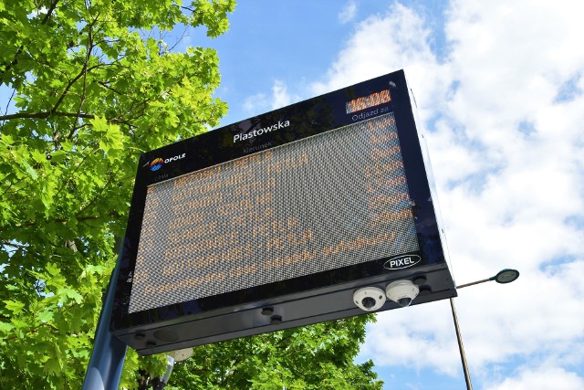 Tablice informacyjne na przystankach w Opolu mają wyświetlać tylko dane ze stacji WIOŚ. Informacje z miejskich czujników mają być na nich prezentowane w innej formie.