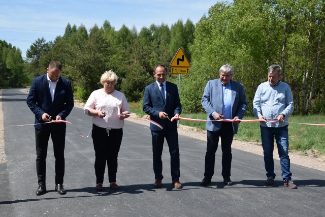 Uroczyste otwarcie drogi w gminie Głowaczów. Więcej na kolejnych zdjęciach