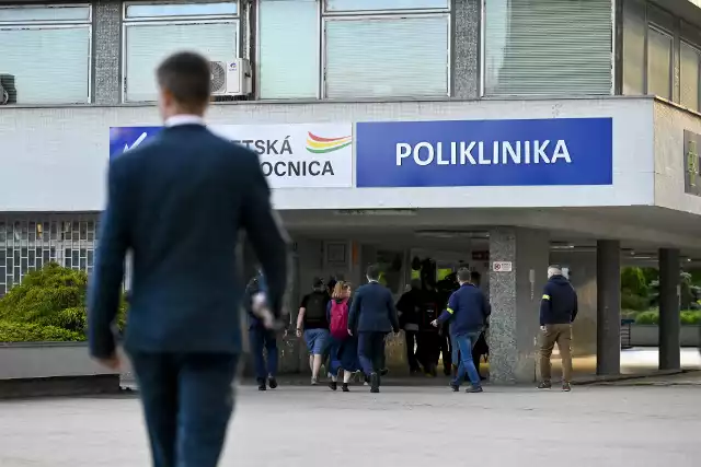 W szpitalu w Bańskiej Bystrzycy przeprowadzono operację słowackiego premiera.