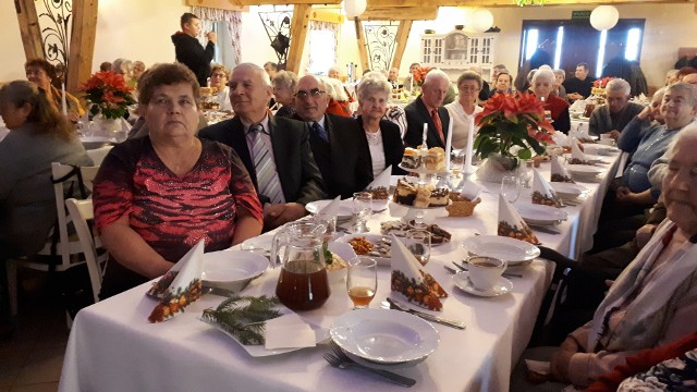 Prawie 160 osób wzięło udział w spotkaniu opłatkowym dla osób starszych, samotnych i schorowanych z terenu gminy Obrazów