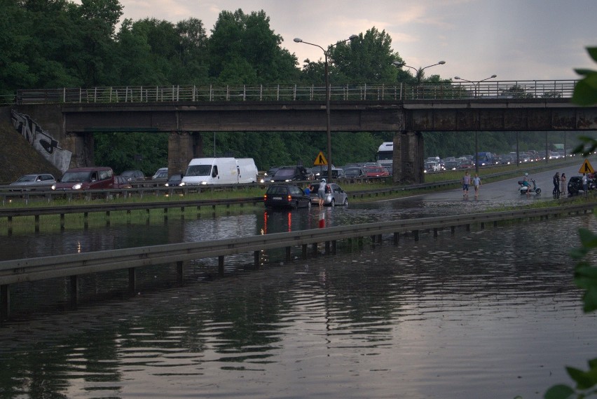 Burza na Śląsku : już grzmi i pada deszcz. 

PROGNOZA POGODY