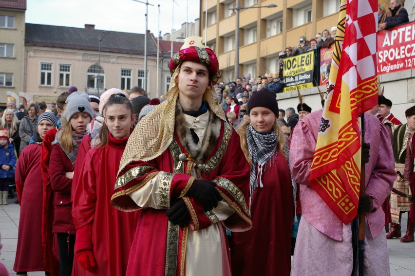 Gorlice. Trzej królowie przejechali przez miasto konno [ZDJĘCIA]