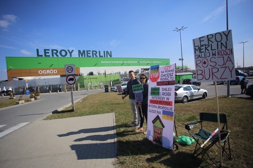Protest pod sklepem sieci Leroy Merlin w podwrocławskim...
