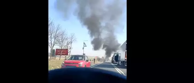 Pożar samochodu z przyczepą kempingową w Świebodzinie