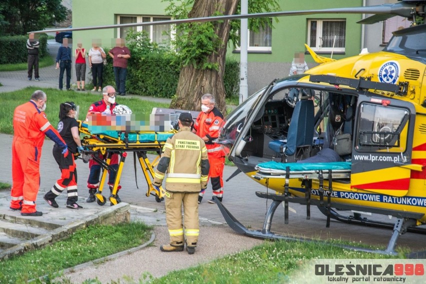 Dziewczynka wpadła pod samochód. W ciężkim stanie zabrał ją śmigłowiec LPR