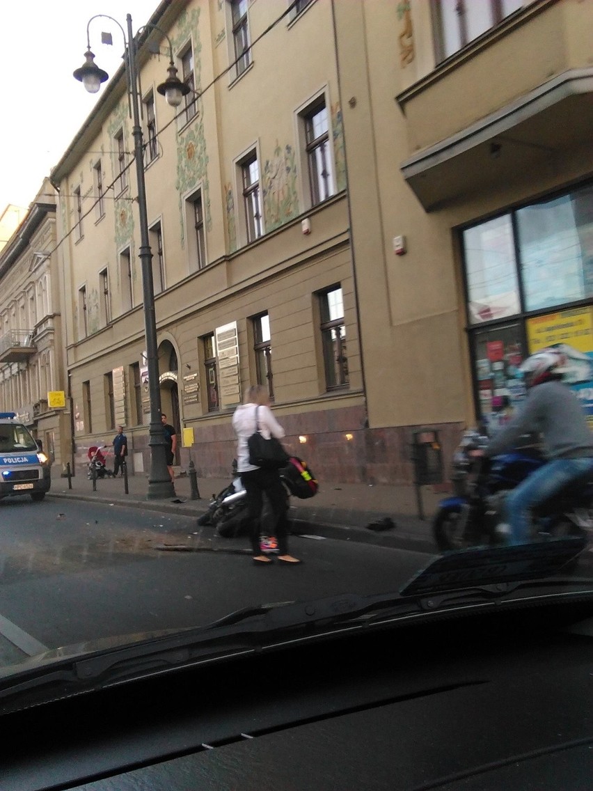 Późnym popołudniem na ulicy Jagiellońskiej w Bydgoszczy...